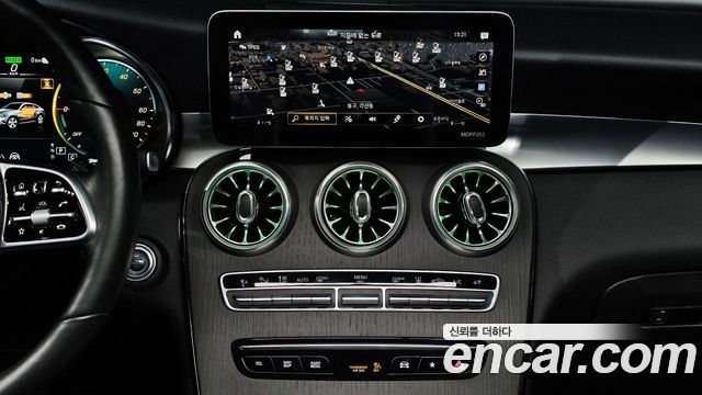 Mercedes-Benz GLC-Class GLC300e 4MATIC Coupe
