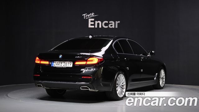 BMW 5-Series 530i Luxury