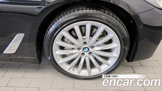 BMW 5-Series 530i Luxury