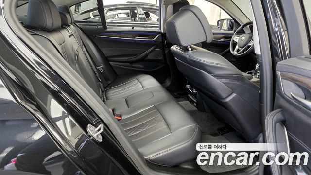 BMW 5-Series 530i Luxury