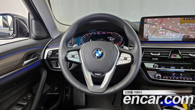 BMW 5-Series 530i Luxury