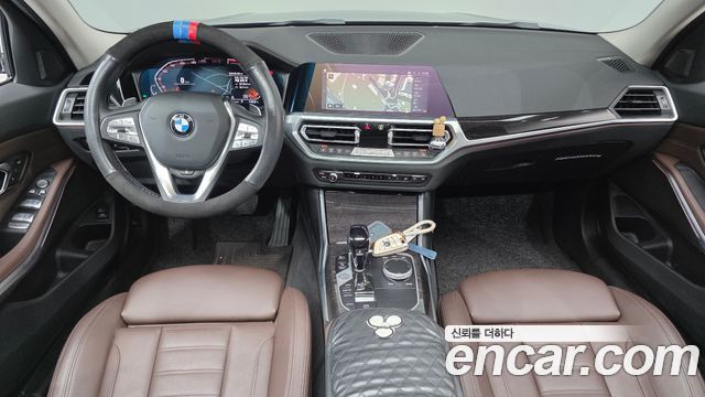 BMW 3-Series 320i Luxury