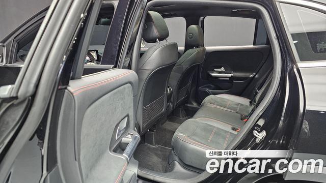 Mercedes-Benz GLA-Class GLA250 4MATIC