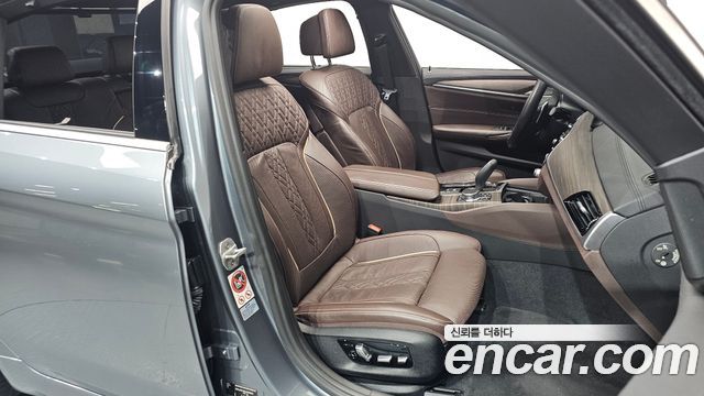 BMW 5-Series 530i M Sport Package Plus