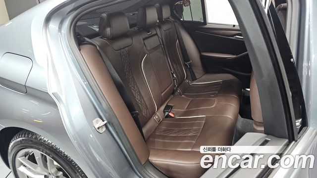 BMW 5-Series 530i M Sport Package Plus