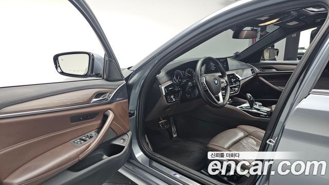 BMW 5-Series 530i M Sport Package Plus