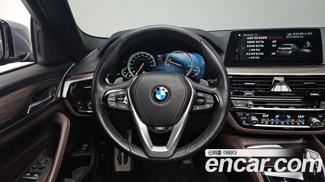 BMW 5-Series 530i M Sport Package Plus