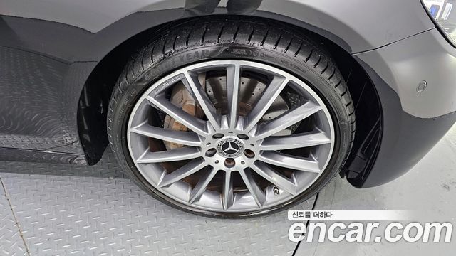 Mercedes-Benz E-Class E350 4MATIC AMG Line