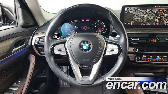 BMW 5-Series 530i Luxury