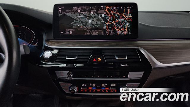 BMW 5-Series 530i Luxury