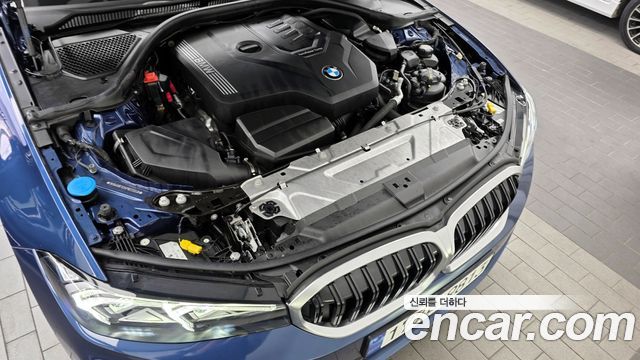 BMW 3-Series 320i