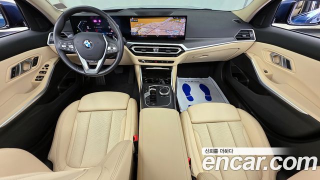 BMW 3-Series 320i
