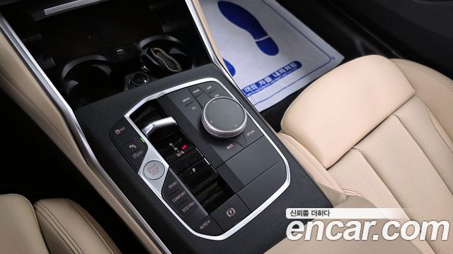 BMW 3-Series 320i