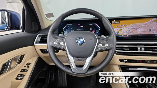 BMW 3-Series 320i
