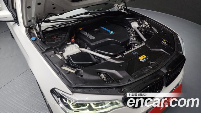 BMW 5-Series 530e Luxury