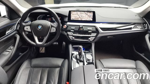 BMW 5-Series 530e Luxury