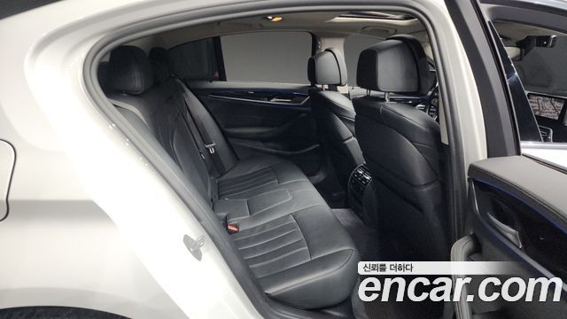 BMW 5-Series 530e Luxury
