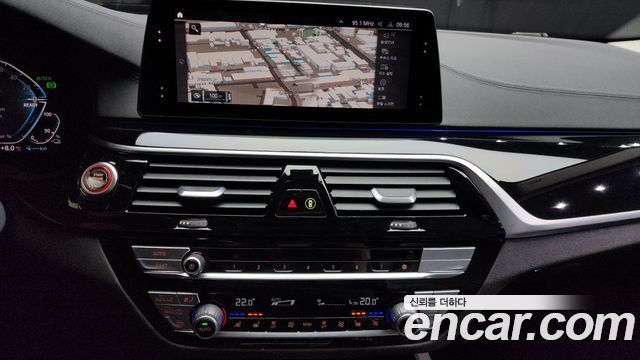 BMW 5-Series 530e Luxury