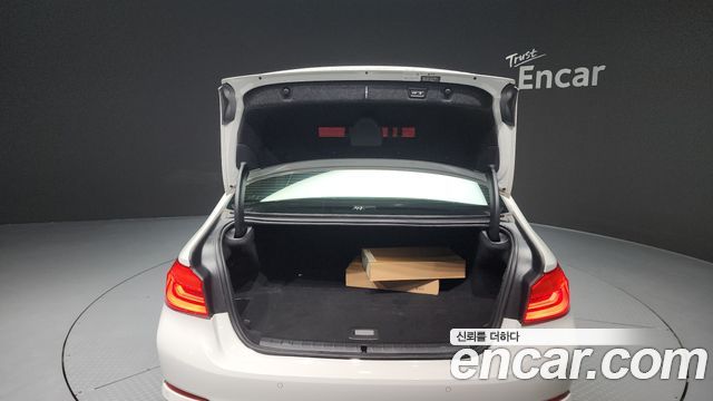 BMW 5-Series 530e Luxury