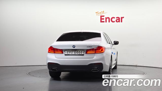 BMW 5-Series 530i M Sport Package Plus