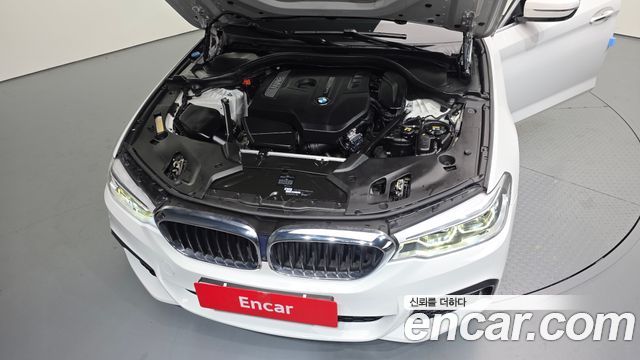 BMW 5-Series 530i M Sport Package Plus