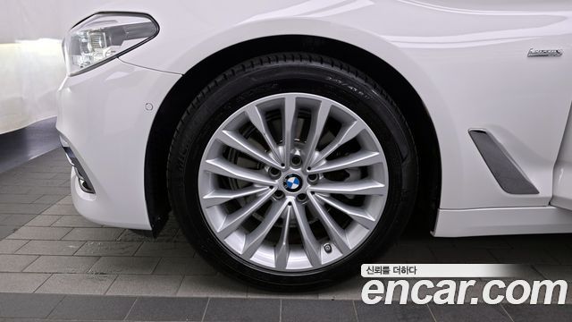 BMW 5-Series 520d Luxury Special Edition