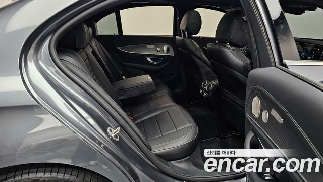 Mercedes-Benz E-Class E350 4MATIC AMG Line