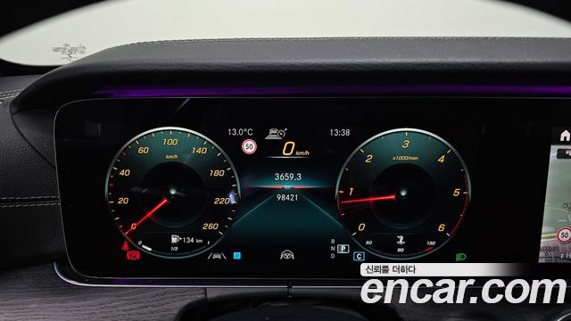 Mercedes-Benz E-Class E220d 4MATIC AMG Line