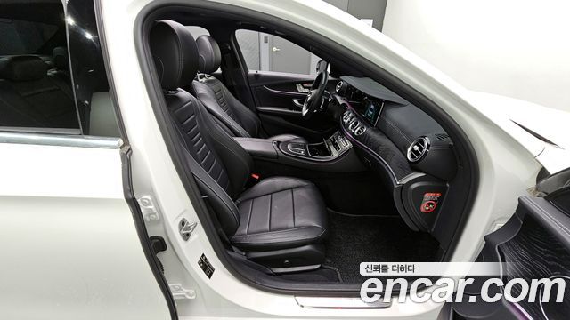 Mercedes-Benz E-Class E220d 4MATIC AMG Line