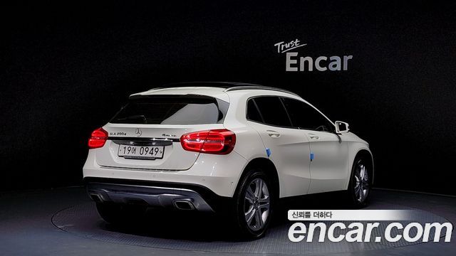 Mercedes-Benz GLA-Class GLA200 d 4MATIC
