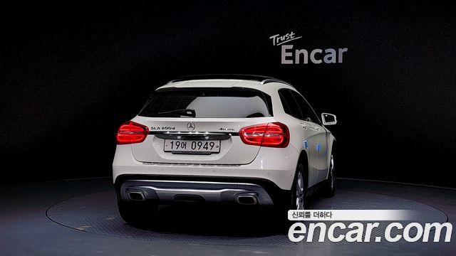 Mercedes-Benz GLA-Class GLA200 d 4MATIC