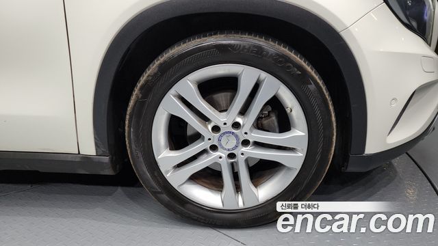 Mercedes-Benz GLA-Class GLA200 d 4MATIC