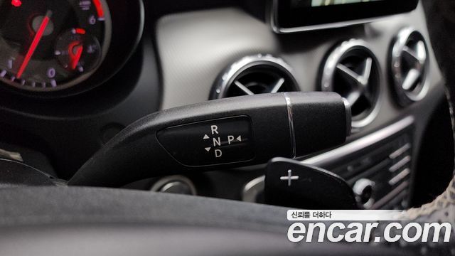 Mercedes-Benz GLA-Class GLA200 d 4MATIC