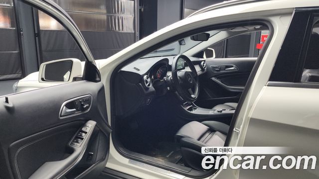 Mercedes-Benz GLA-Class GLA200 d 4MATIC