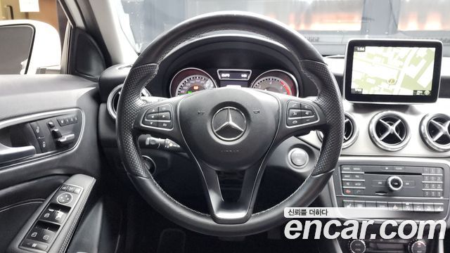 Mercedes-Benz GLA-Class GLA200 d 4MATIC