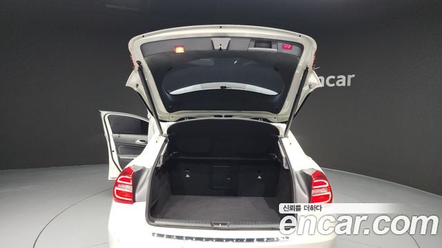 Mercedes-Benz GLA-Class GLA200 d 4MATIC