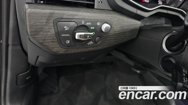 Audi A4 40 TFSI Premium