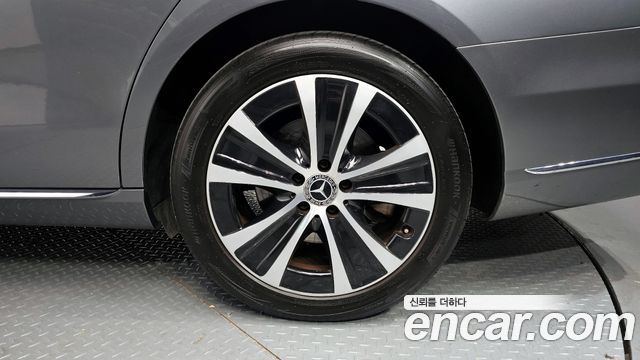 Mercedes-Benz E-Class E300e Exclusive