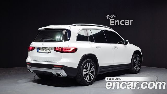 Mercedes-Benz GLB-Class GLB220