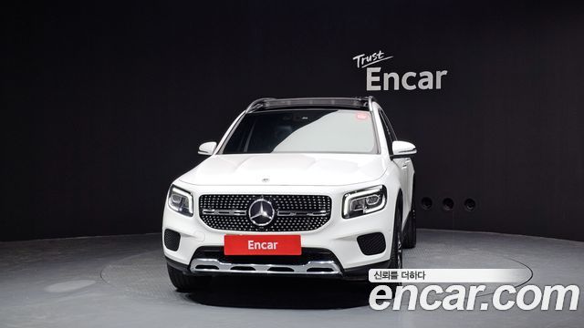 Mercedes-Benz GLB-Class GLB220