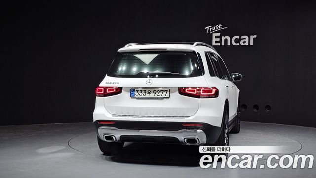 Mercedes-Benz GLB-Class GLB220