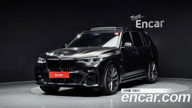 BMW X7 M50i Frozen Black Edition 6STR
