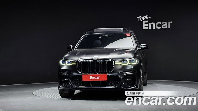 BMW X7 M50i Frozen Black Edition 6STR