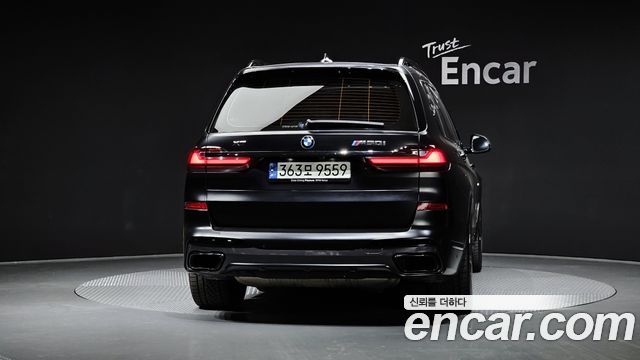 BMW X7 M50i Frozen Black Edition 6STR