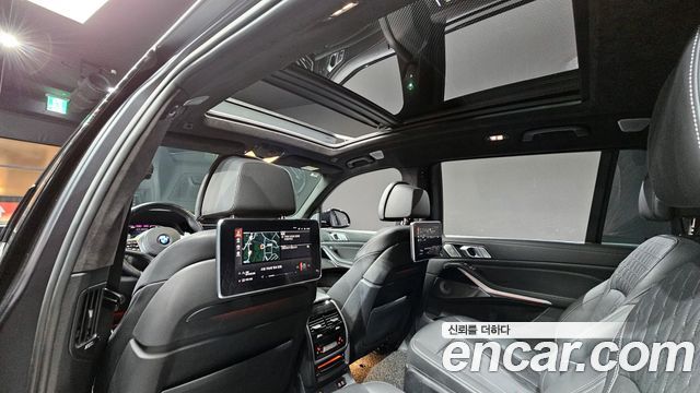 BMW X7 M50i Frozen Black Edition 6STR