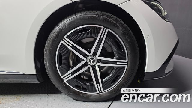 Mercedes-Benz EQE EQE350+