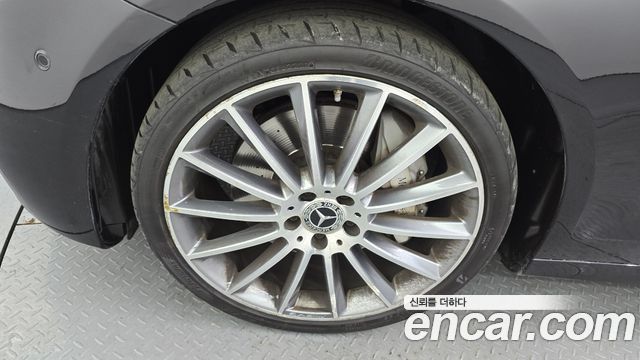 Mercedes-Benz E-Class E350 4MATIC AMG Line Edition