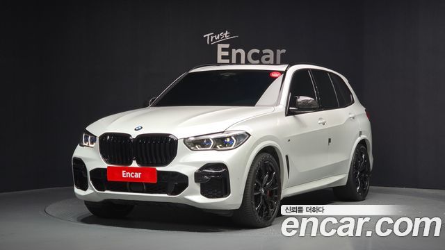 BMW X5 M50i