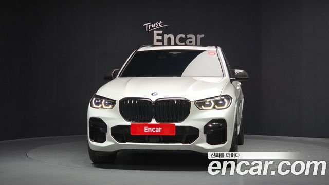 BMW X5 M50i
