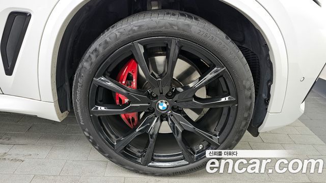 BMW X5 M50i
